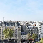 1 Bedroom Apartment With Amazing Views In Paris